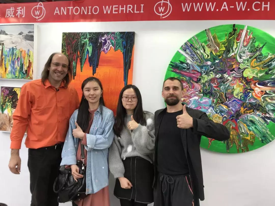 國(guó)際村團(tuán)隊(duì)拜訪藝術(shù)家