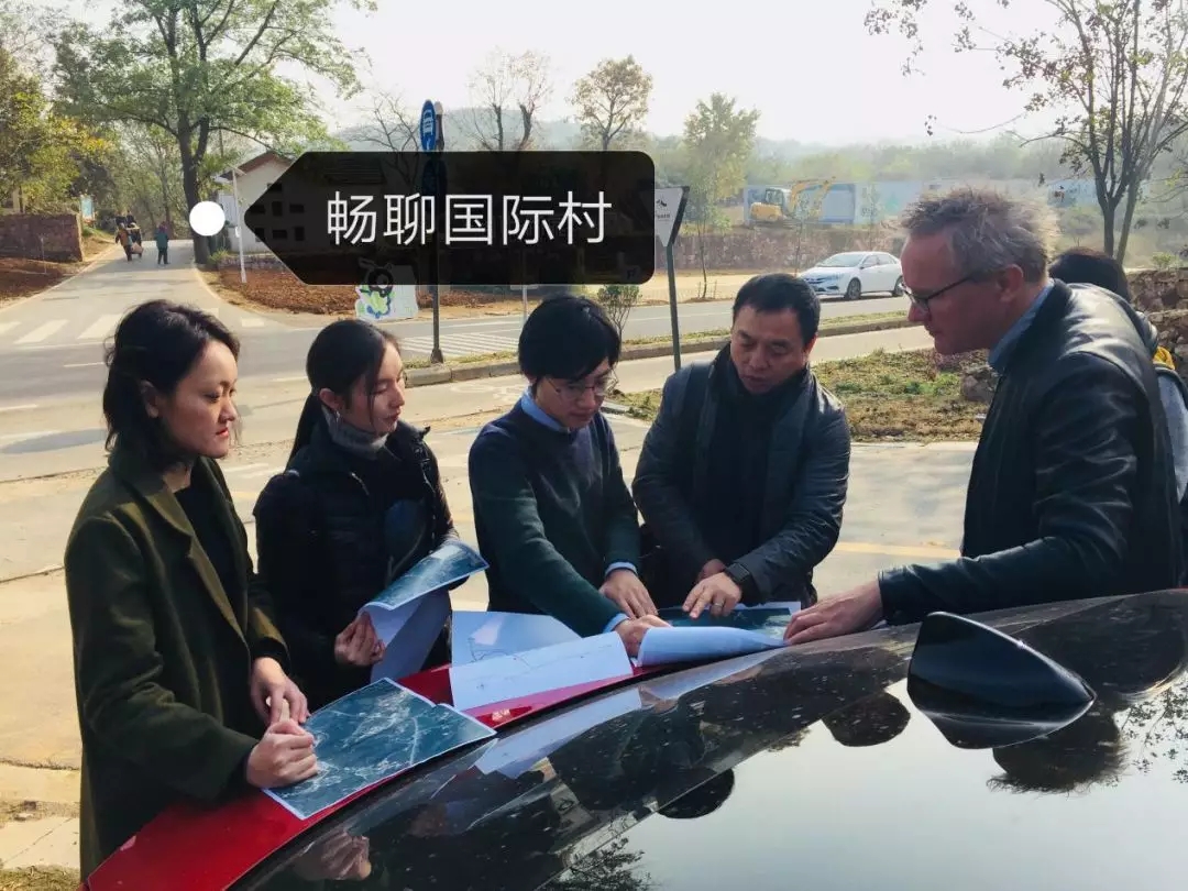 與賀福暢談南京國(guó)際村